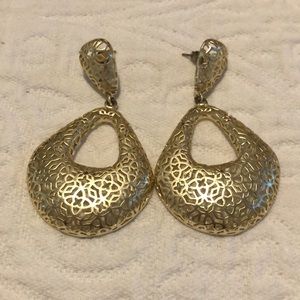 Gold Kendra Scott earrings